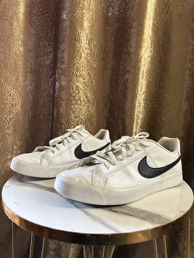 Nike Court Royale AC ( thrift)
