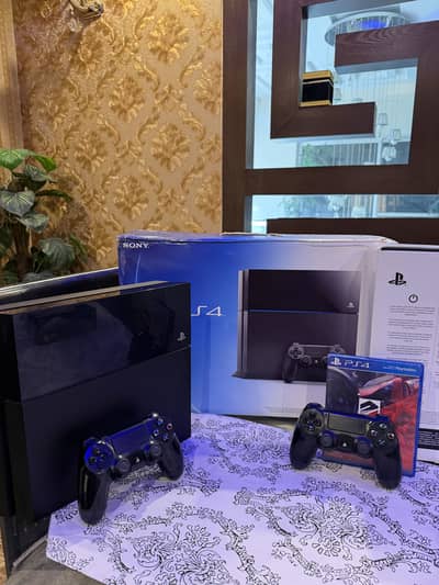 Ps4 500gb With 2 controllers for Sale! In mint condition