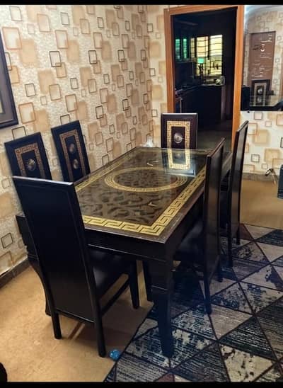 Enza home made to order dining table with Dayaar woid
