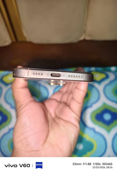 iphone 16 pro max jv battery health 100/cycle count 73 10/10 by 10