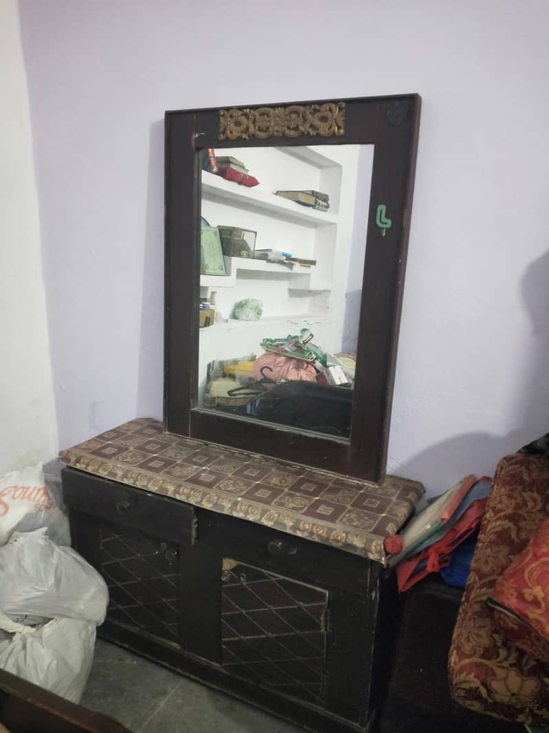 Dressing Table 0