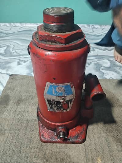 Jack heavy duty for trucks and dumpers