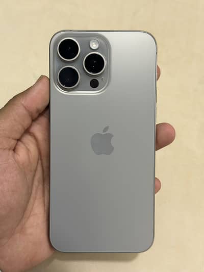 Iphone 15 pro max jv 256 gb  ORIGNAL BOX AND CABLE 10/10 condition