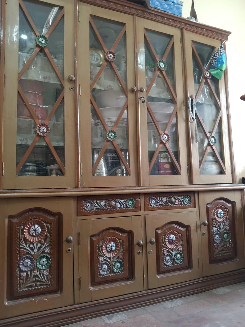 کراکری الماری۔اورہارسنگار 1