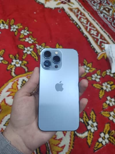 Iphone 13 pro almost 10/10 condition