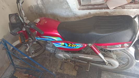 Honda Cd 70 jenian condition 5500 kilo metar chli he