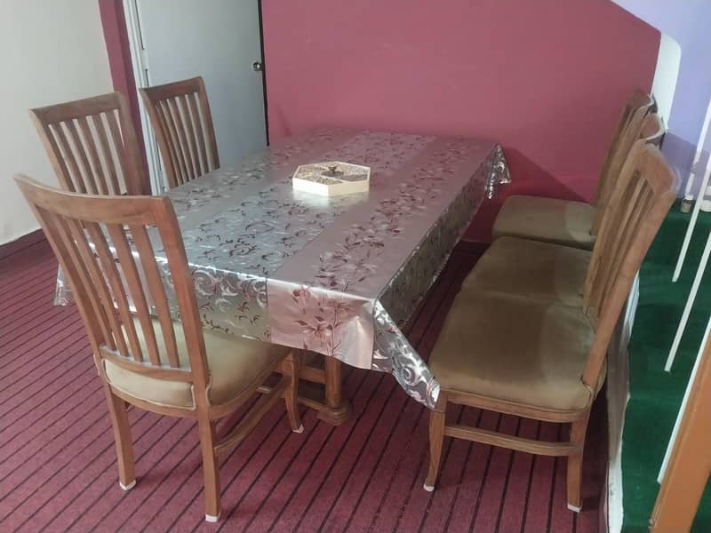 6 seater dining table 0