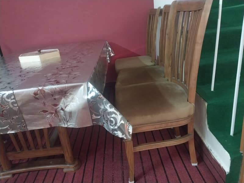 6 seater dining table 4