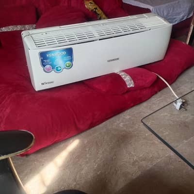 Kenwood split Ac 1 ton good condition