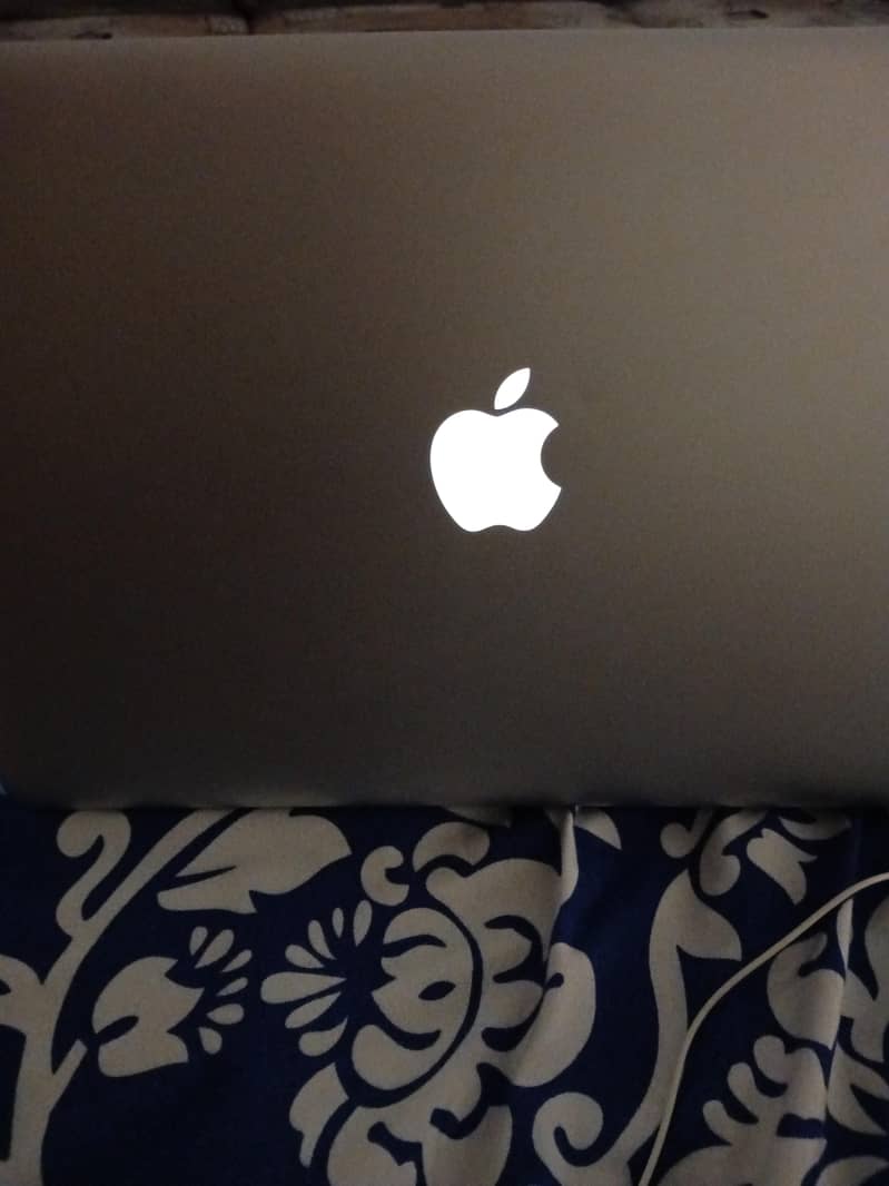 MacBook pro 2012 0