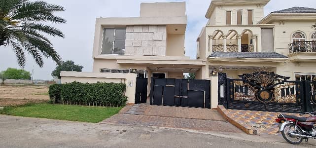 10 Marla Prime Location House