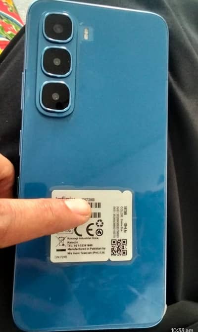 hot 60i box open abhi tak use nahin kiya charger bhi pack