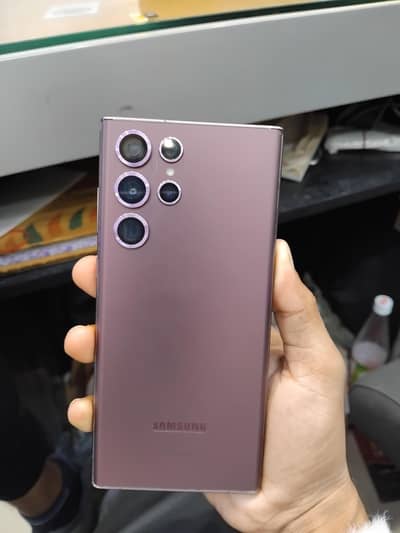 S22 Ultra 8 128 non pta lcd doted me hai or baki sara all ok hai