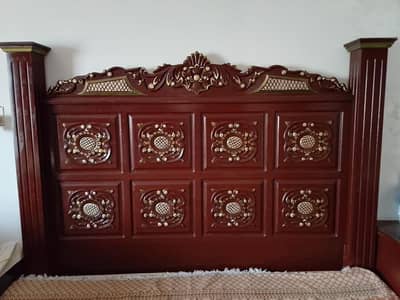 “Luxury King Size Bed  | Solid Wood | Best Condition”