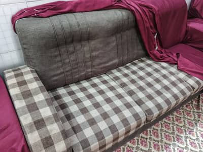 5 seater sofa set for sale in good condition.