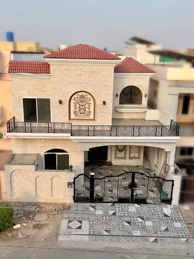 10 Marla Brand New House Available For Sale