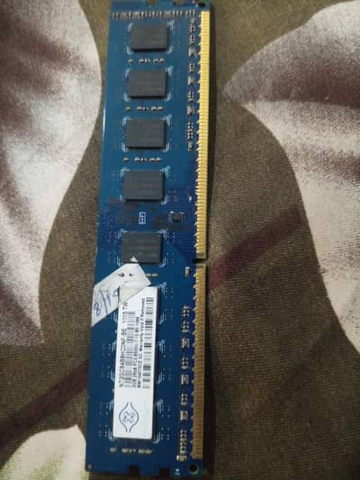 2x 2GB RAM DDR3