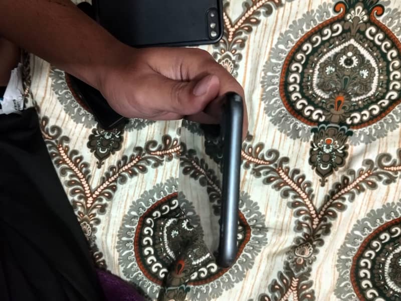 Mint condition iphone 8 plus 1