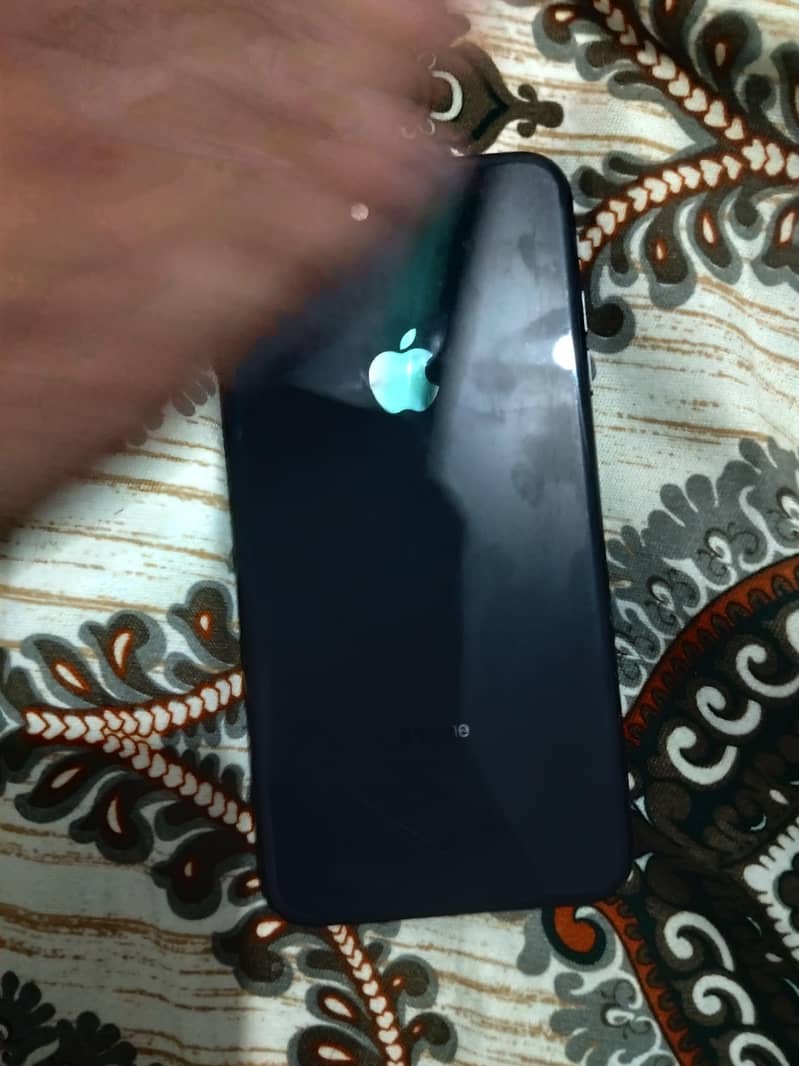 Mint condition iphone 8 plus 2