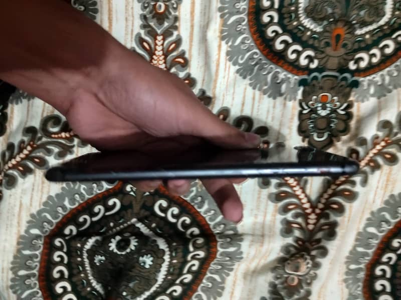 Mint condition iphone 8 plus 5