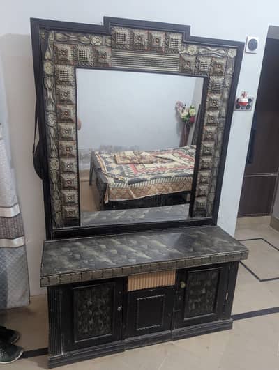 Bed& dressing For sale