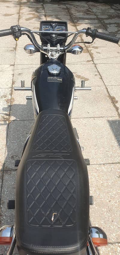 ma APNA Honda 125 sell karna Chahta Hun  very good condition 24/25