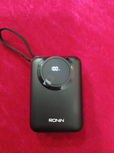 Ronin R4040 - 20000 mAh - (35 watt) Powerbank