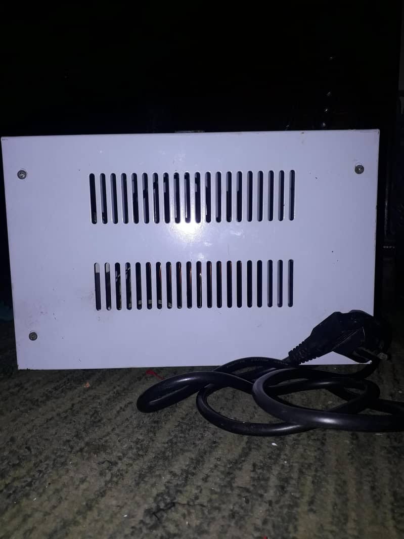 servo stabilizer  2kva 6