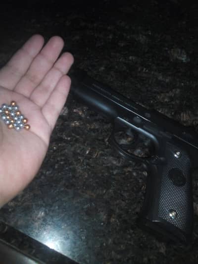 pietro beretta )gardone V. T. _made in italy matel +plastic gun