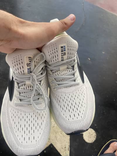 Brooks Glycerin max white