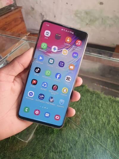 Samsung. s10.5G. just glass  brak. all. ok. mobile.