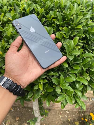 iphone xs max good condition 10\9