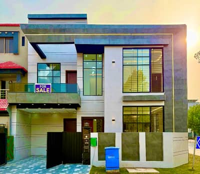 Near To Park Corner 6.5 Marla Brand New Luxury House Facing Park Super Hot Location for Sale in Bahria Orchard Lahore