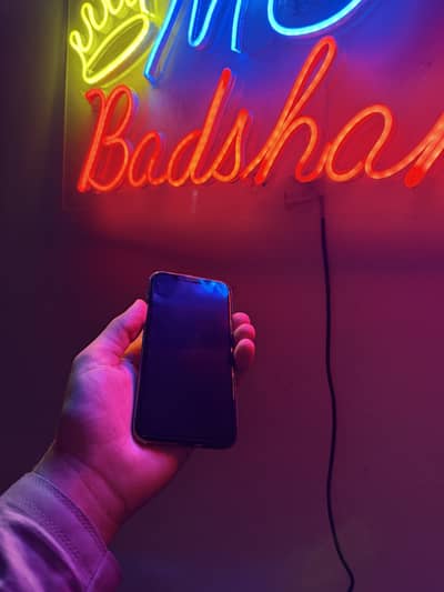 iPhone xs 4 months sim time available