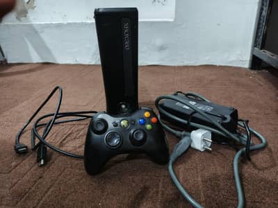 Xbox 360 250 GB jail break  ,1 wireless controller,1power adopter ,