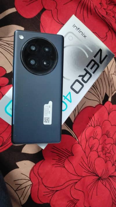 selling Infinix zero 40 10/10 condition  03362626184