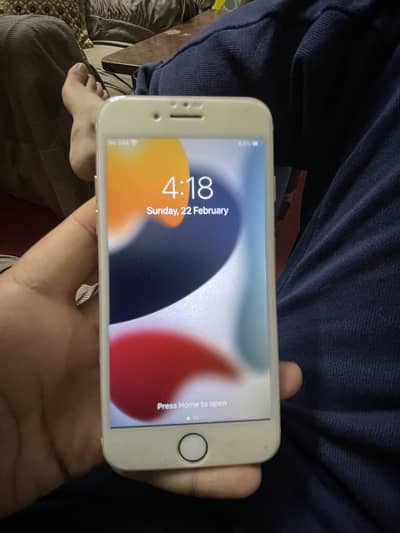 IPHONE (7) PTA approved with Box