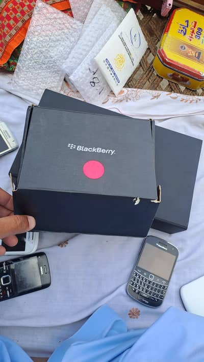 BLACKBERRY 9650 WITH BOX 03157731988