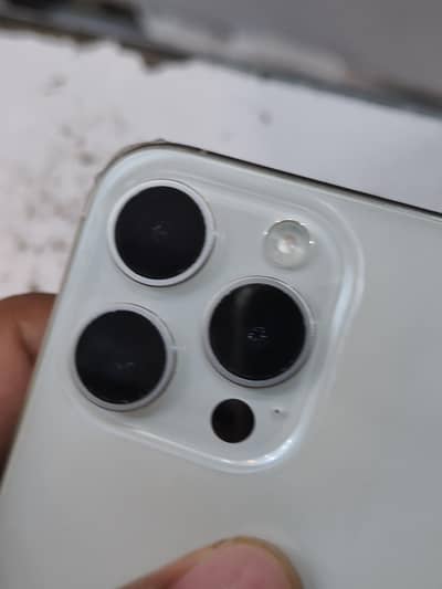 Iphone 15 pro White colour 256 read add