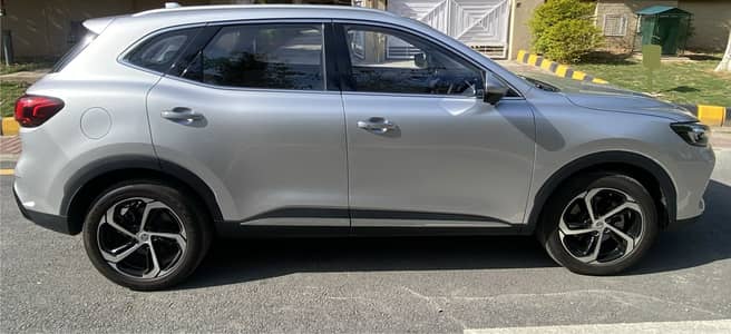 Urgent Sale Defence Officer’s MG HS PHEV 2025