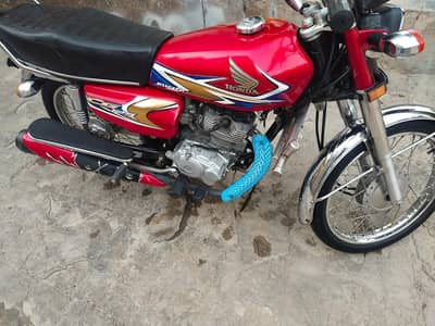 Honda 125 CG bike urgent for sale 03104047601