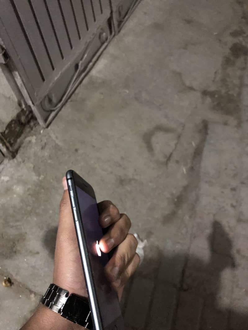 iPhone 8 Plus 0