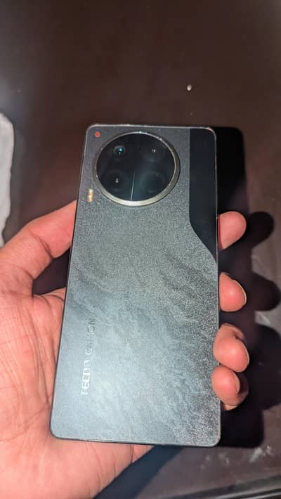 Tecno camon 30 12/256