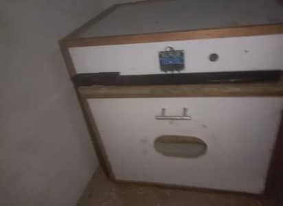 200 ex capacity semi Auto incubator