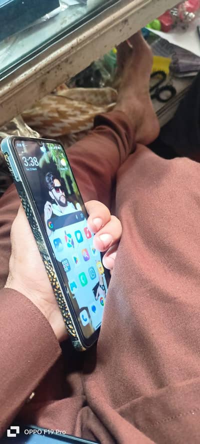 redmi 13c white colour full box  6/128 single hand used