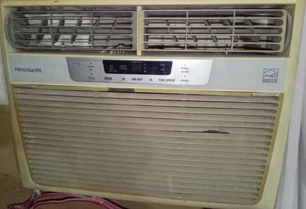 1.5 ton window AC  with saplay