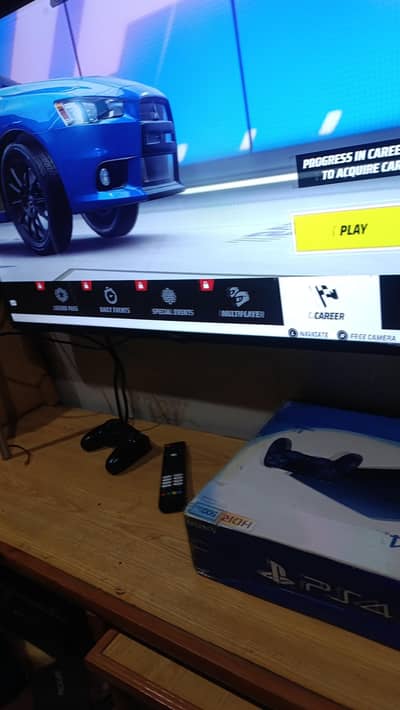 PS4 slim 1tb 2 controllers for selling