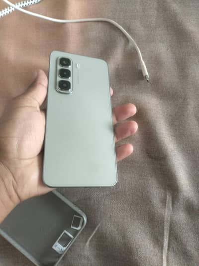 Box with charger original