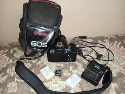 Canon EOS 700D with 28-80 mm Lens ‎28-80 mm lens