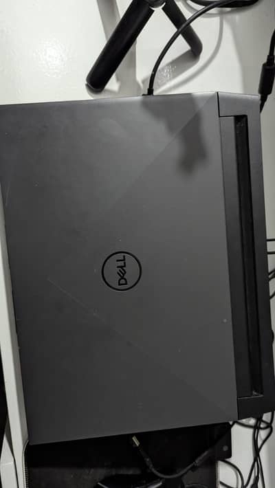 Dell g15 5520 24GB DDr5, RTX 3050, 120Hz, 1tb SSD